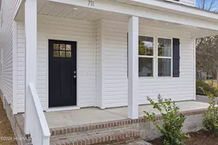 711 W Hayes St, Burgaw, NC 28425 - Photo 3