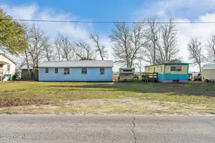 484 Little Kinston Rd, Surf City, NC 28445 - Photo 5