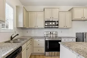 308 Chamberlain Dr, Clayton, NC 27527 - Photo 7