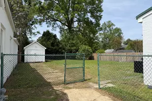 510 S 4th St, Smithfield, NC 27577 - Photo 3