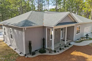 102 Roxburgh Ct, West End, NC 27376 - Photo 1