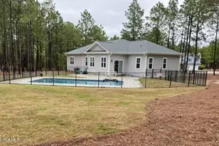102 Roxburgh Ct, West End, NC 27376 - Photo 9