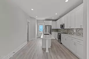 906 Second Street S, Carolina Beach, NC 28428 - Photo 9