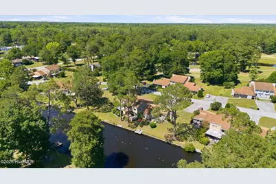 165 Quarterdeck, New Bern, NC 28562 - Photo 5