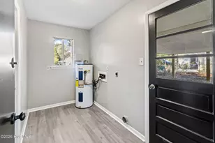 214 Kerry Ct, Jacksonville, NC 28546 - Photo 9