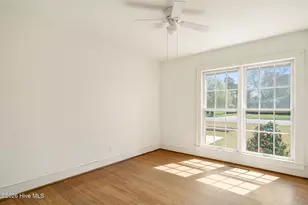 219 E Ridge St, Rose Hill, NC 28458 - Photo 17