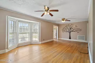 219 E Ridge St, Rose Hill, NC 28458 - Photo 5