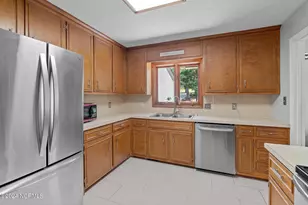 618 Chelsea Dr, Sanford, NC 27332 - Photo 11