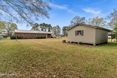 129 Pineland Avenue, Mount Olive, NC 28365 - Photo 21