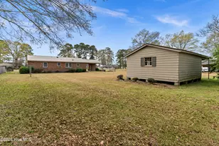 129 Pineland Ave, Mount Olive, NC 28365 - Photo 21