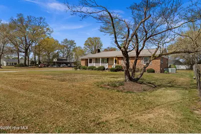129 Pineland Avenue, Mount Olive, NC 28365 - Photo 25