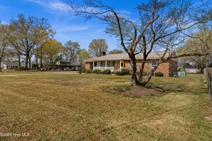 129 Pineland Ave, Mount Olive, NC 28365 - Photo 25