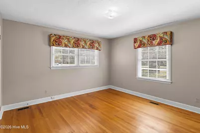129 Pineland Avenue, Mount Olive, NC 28365 - Photo 11