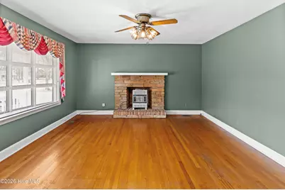 129 Pineland Avenue, Mount Olive, NC 28365 - Photo 3