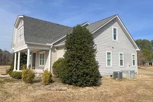 409 Rogers Rd, Zebulon, NC 27597 - Photo 3