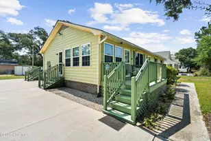 210 NE 52nd St, Oak Island, NC 28465 - Photo 5