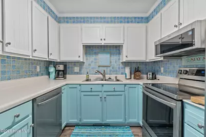 1013 N Carolina Beach Avenue N #Unit 1d, Carolina Beach, NC 28428 - Photo 3