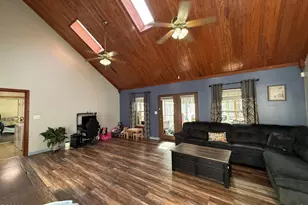 12221 Evergreen Ln, Laurinburg, NC 28352 - Photo 9