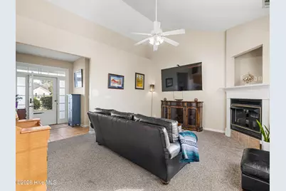 302 Whirlaway Boulevard, Sneads Ferry, NC 28460 - Photo 5
