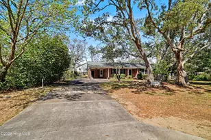101 NE 40th St, Oak Island, NC 28465 - Photo 3