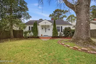 1121 W Williams Cir, Elizabeth City, NC 27909 - Photo 1