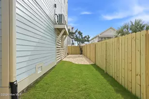 105 Periwinkle Ln, Carolina Beach, NC 28428 - Photo 101
