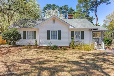 803 N Chestnut Street, Aberdeen, NC 28315 - Photo 1