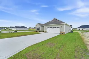 615 Barlowe Ln, Jacksonville, NC 28546 - Photo 3