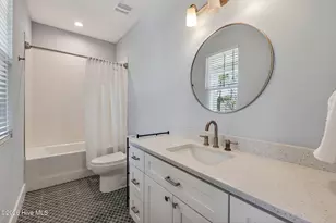 8124 Lakeview Dr, Wilmington, NC 28412 - Photo 19