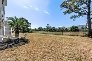 8124 Lakeview Dr, Wilmington, NC 28412 - Photo 41
