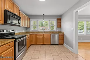 1104 N Overlook Dr, Greenville, NC 27858 - Photo 5