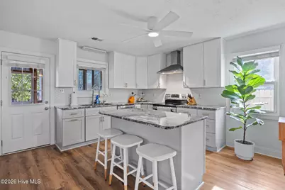 812 Monroe Avenue, Carolina Beach, NC 28428 - Photo 7