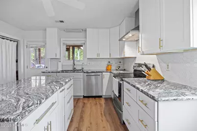 812 Monroe Avenue, Carolina Beach, NC 28428 - Photo 9