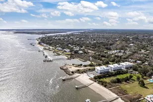 704 E Moore St, Southport, NC 28461 - Photo 3