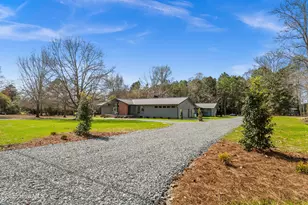 1000 Pine St, Lake Waccamaw, NC 28450 - Photo 3