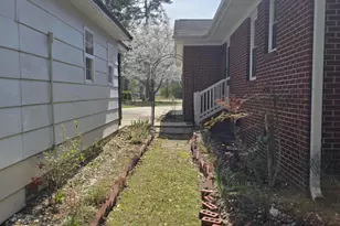 214 E Bladen St, Bladenboro, NC 28320 - Photo 9