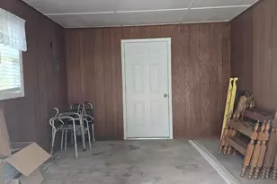 214 E Bladen St, Bladenboro, NC 28320 - Photo 11
