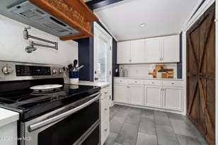 1205 Evans St, Morehead City, NC 28557 - Photo 17
