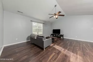 218 Deer Haven Dr, Richlands, NC 28574 - Photo 5
