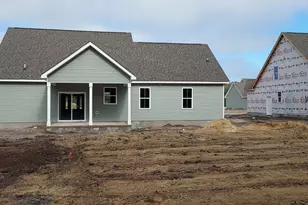 140 Cripple Crk Dr, Swansboro, NC 28584 - Photo 3
