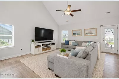 254 E Red Head Circle, Sneads Ferry, NC 28460 - Photo 5