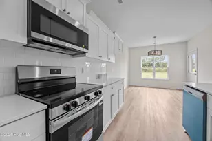 208 Gate Water Ct, Jacksonville, NC 28546 - Photo 21
