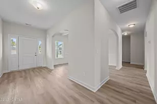 208 Gate Water Ct, Jacksonville, NC 28546 - Photo 5