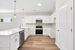 925 Rialto Ln, Ayden, NC 28513 - Photo 9