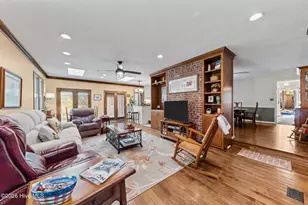 205 W Hedgelawn Way, Southern Pines, NC 28387 - Photo 13