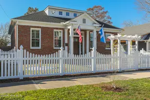 121 W Market St, Hertford, NC 27944 - Photo 1