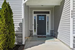 880 Stormy Gale Ln, Sneads Ferry, NC 28460 - Photo 5