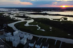 813 N New River Dr, Surf City, NC 28445 - Photo 7