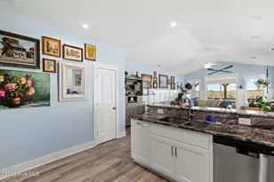 813 N New River Dr, Surf City, NC 28445 - Photo 15