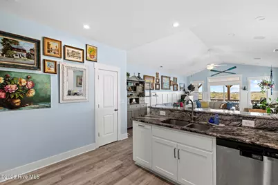 813 N New River Drive #B, Surf City, NC 28445 - Photo 9